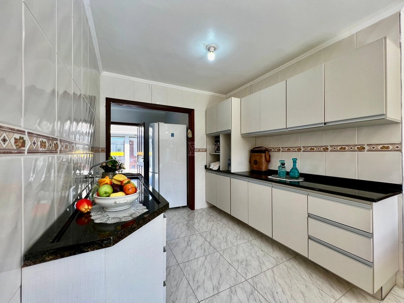 Casa com piscina próxima ao mar: 8ª foto da galeria de imagens do imóvel