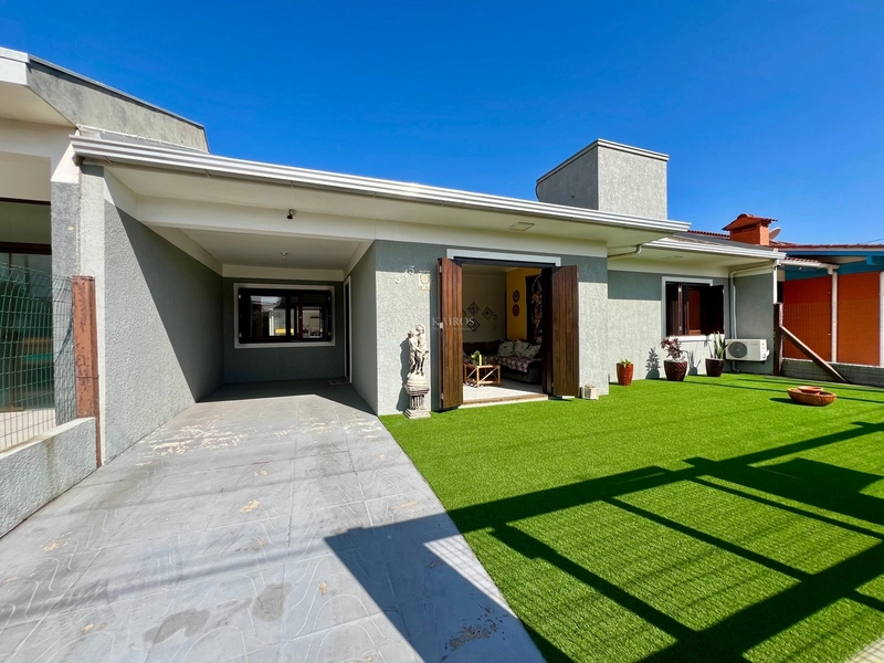 Casa com piscina próxima ao mar: 23ª foto da galeria de imagens do imóvel