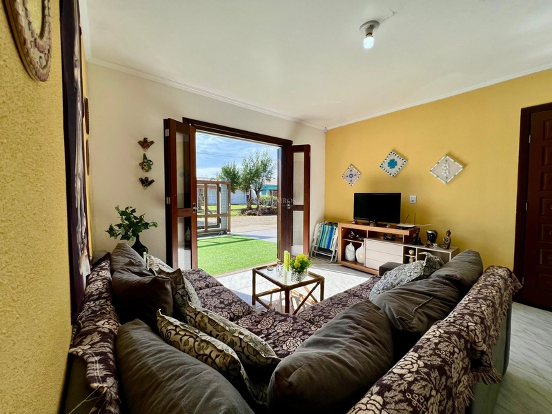 Casa com piscina próxima ao mar: 6ª foto da galeria de imagens do imóvel