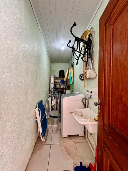 Casa com piscina próxima ao mar: 34ª foto da galeria de imagens do imóvel