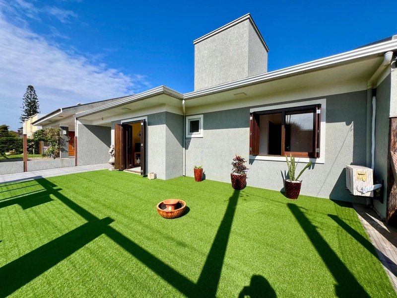 Casa com piscina próxima ao mar: 40ª foto da galeria de imagens do imóvel