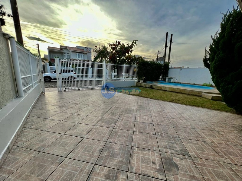 Casa em Atlântida Sul: 5ª foto da galeria de imagens do imóvel