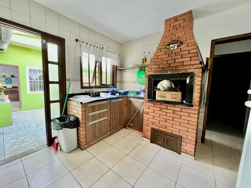 Casa em Atlântida Sul: 11ª foto da galeria de imagens do imóvel