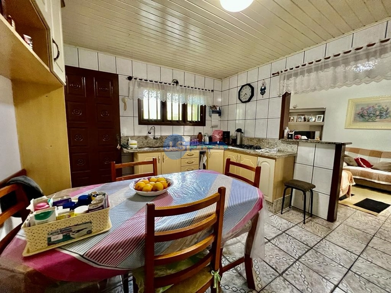 Casa em Atlântida Sul: 10ª foto da galeria de imagens do imóvel