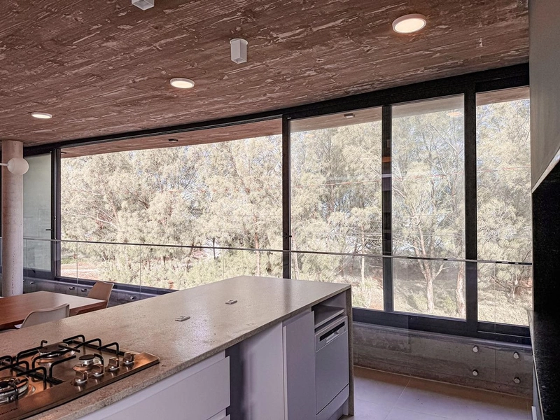 EXCELENTE CASA ALTO PADRÃO COM PISCINA : 6ª foto da galeria de imagens do imóvel