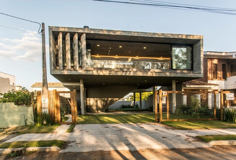 EXCELENTE CASA ALTO PADRÃO COM PISCINA : 3ª foto da galeria de imagens do imóvel