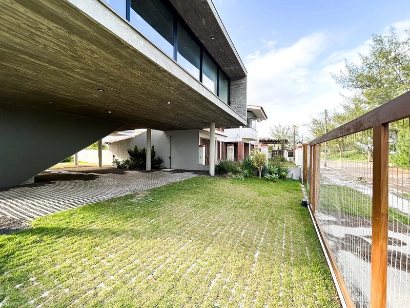 EXCELENTE CASA ALTO PADRÃO COM PISCINA : 52ª foto da galeria de imagens do imóvel