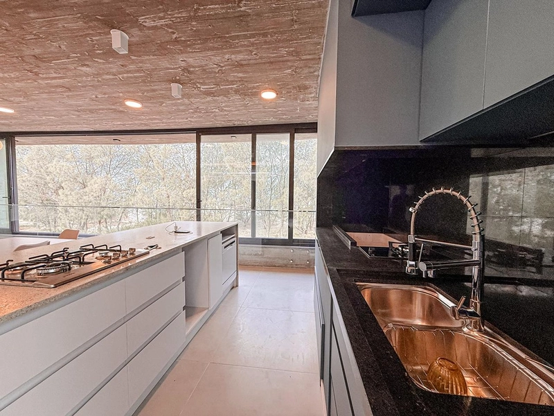 EXCELENTE CASA ALTO PADRÃO COM PISCINA : 14ª foto da galeria de imagens do imóvel