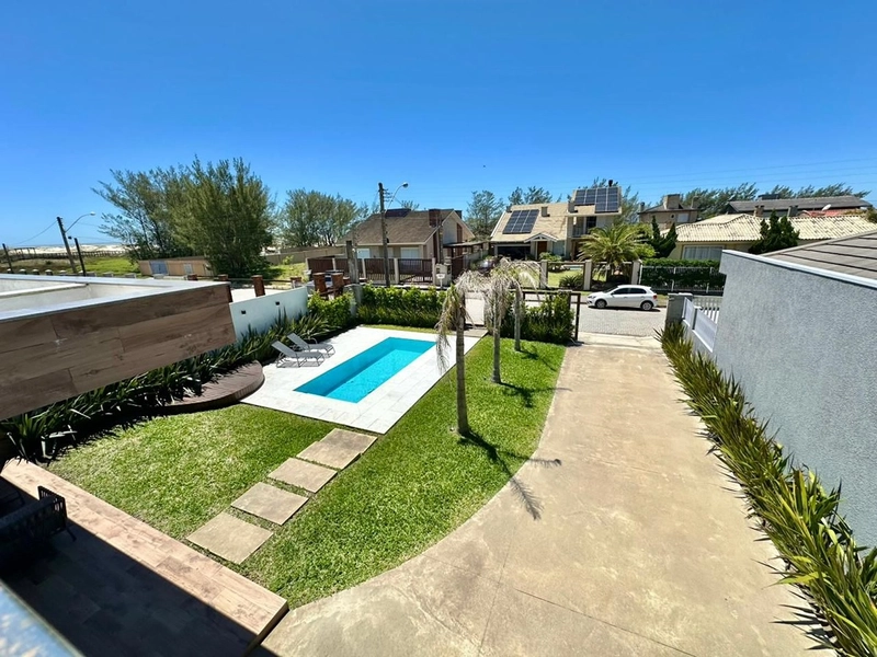EXCELENTE CASA DE PRAIA PRÓXIMA AO MAR COM PISCINA: 30ª foto da galeria de imagens do imóvel