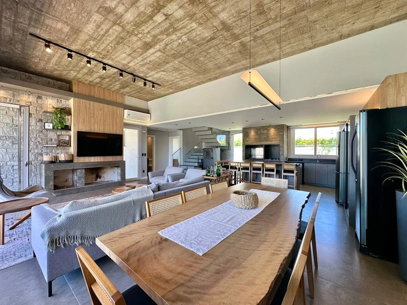 EXCELENTE CASA DE PRAIA PRÓXIMA AO MAR COM PISCINA: 17ª foto da galeria de imagens do imóvel