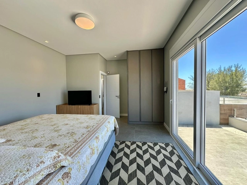 EXCELENTE CASA DE PRAIA PRÓXIMA AO MAR COM PISCINA: 27ª foto da galeria de imagens do imóvel