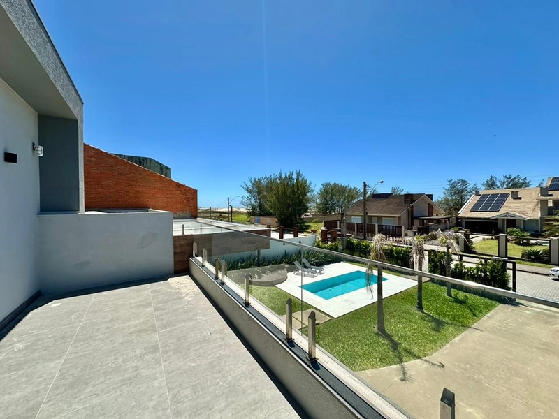 EXCELENTE CASA DE PRAIA PRÓXIMA AO MAR COM PISCINA: 32ª foto da galeria de imagens do imóvel