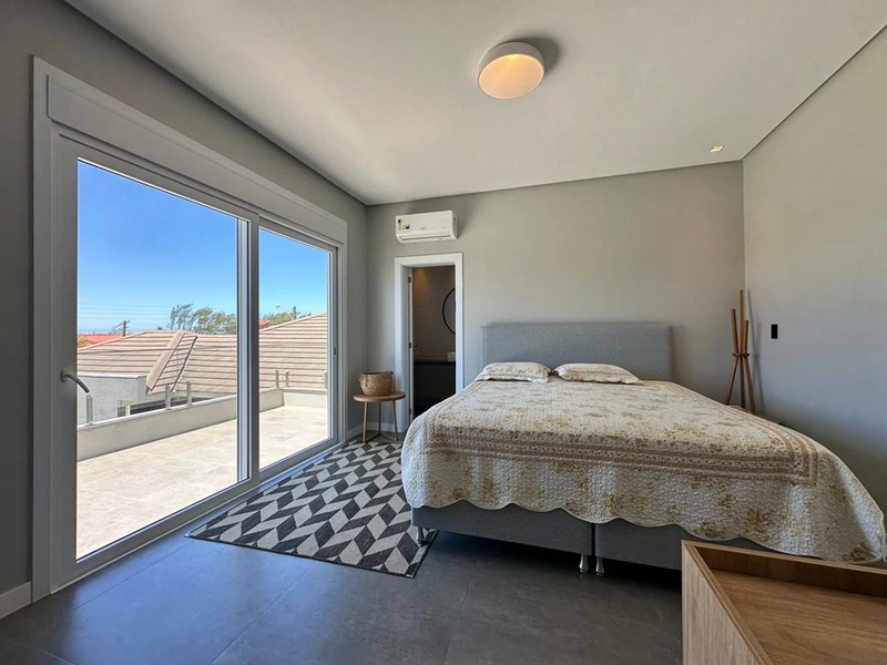 EXCELENTE CASA DE PRAIA PRÓXIMA AO MAR COM PISCINA: 28ª foto da galeria de imagens do imóvel