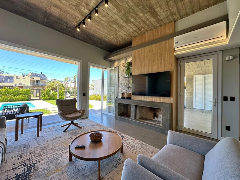 EXCELENTE CASA DE PRAIA PRÓXIMA AO MAR COM PISCINA: 18ª foto da galeria de imagens do imóvel