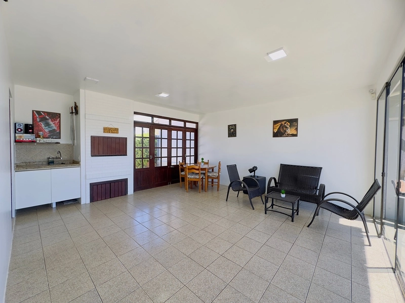 EXCELENTE CASA COM PISCINA: 5ª foto da galeria de imagens do imóvel