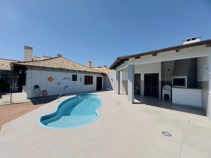 EXCELENTE CASA COM PISCINA: 11ª foto da galeria de imagens do imóvel