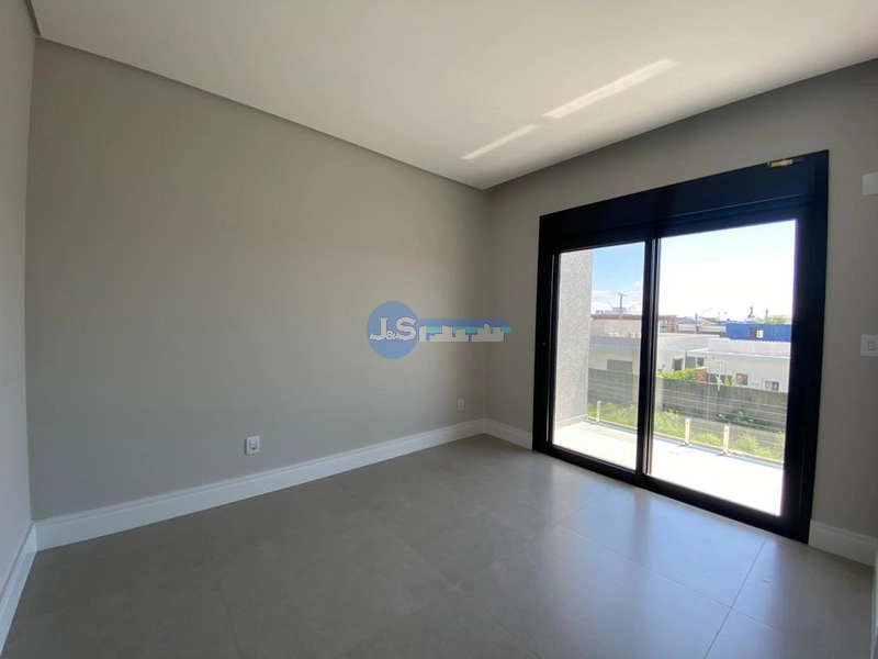 EXCELENTE CASA EM CONDOMINIO FECHADO: 1ª foto da galeria de imagens do imóvel