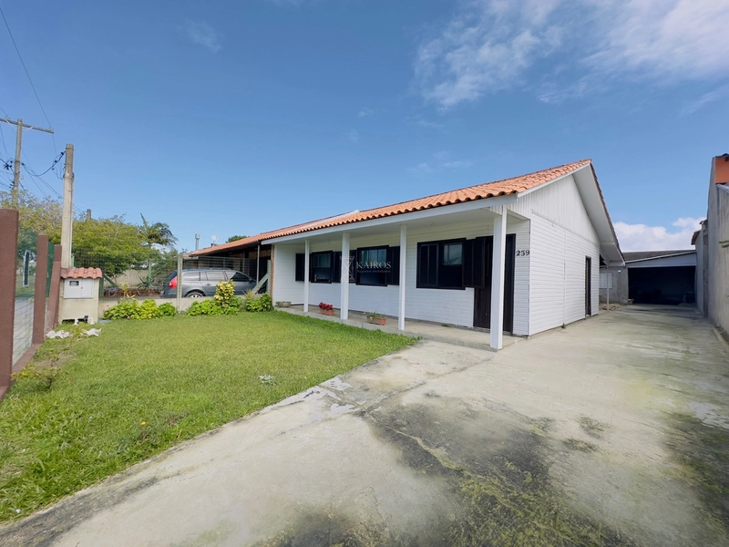 EXCELENTE CASA EM MADEIRA DE PRAIA REGIÃO DE MORADORES: 1ª foto da galeria de imagens do imóvel