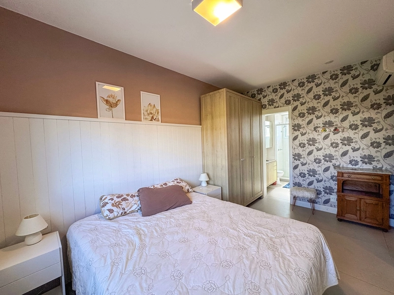 EXCELENTE CASA ALTO PADRÃO EM CONDOMÍNIO: 3ª foto da galeria de imagens do imóvel