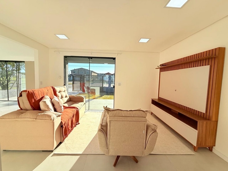 EXCELENTE CASA COM PISCINA: 1ª foto da galeria de imagens do imóvel