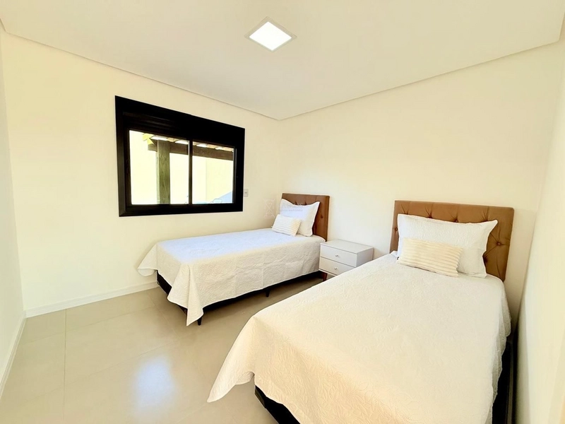 EXCELENTE CASA COM PISCINA: 9ª foto da galeria de imagens do imóvel