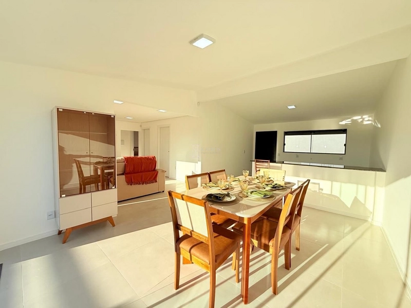 EXCELENTE CASA COM PISCINA: 4ª foto da galeria de imagens do imóvel