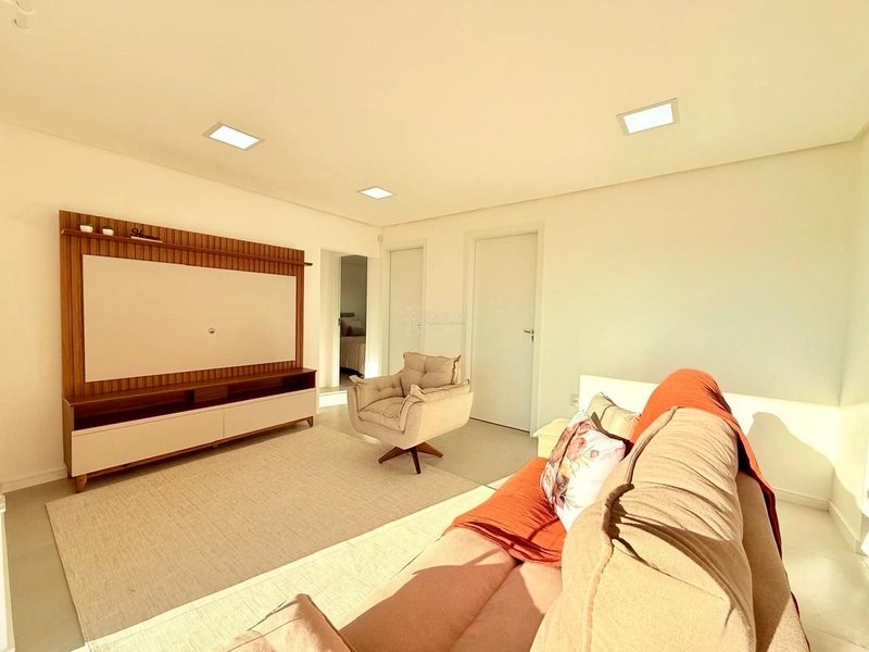 EXCELENTE CASA COM PISCINA: 2ª foto da galeria de imagens do imóvel