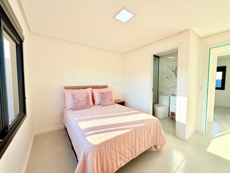 EXCELENTE CASA COM PISCINA: 5ª foto da galeria de imagens do imóvel