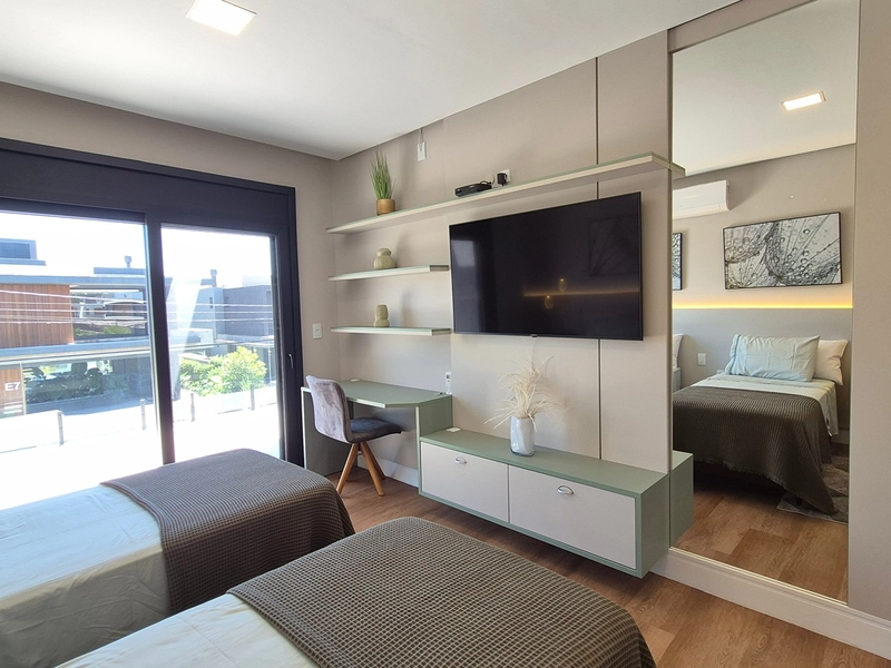 EXCELENTE CASA ALTO PADRÃO EM CONDOMÍNIO: 3ª foto da galeria de imagens do imóvel