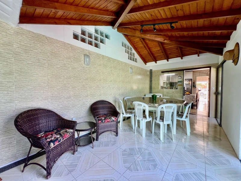 EXCELENTE CASA DE PRAIA PRÓXIMA AO MAR COM PISCINA: 14ª foto da galeria de imagens do imóvel