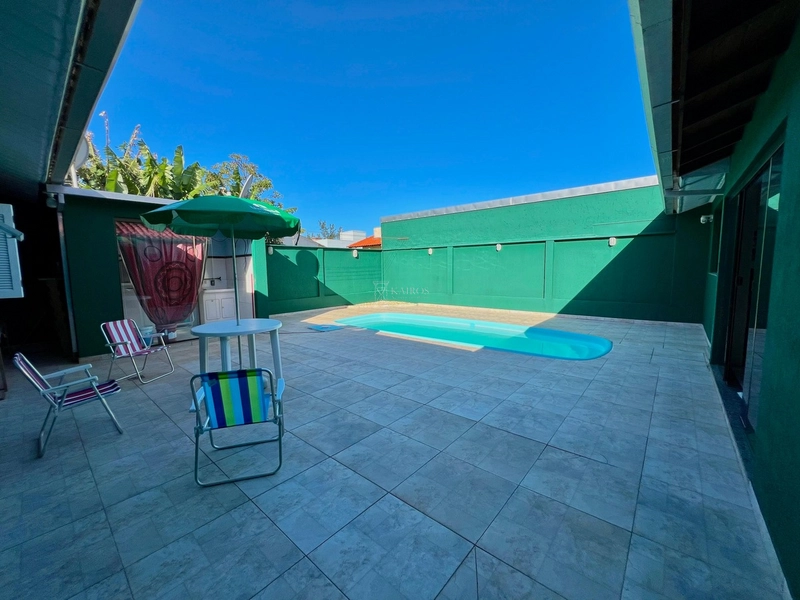 EXCELENTE CASA DE PRAIA PRÓXIMA AO MAR COM PISCINA: 13ª foto da galeria de imagens do imóvel