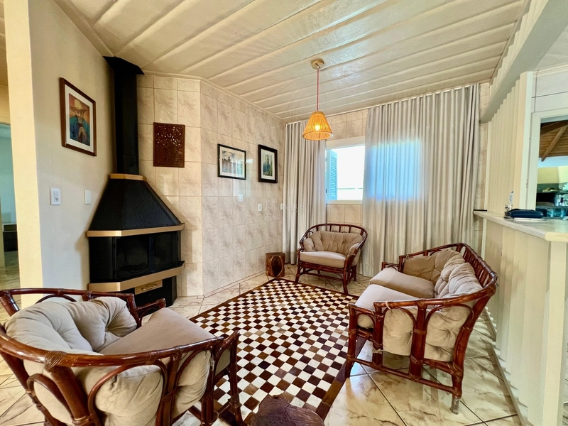 EXCELENTE CASA DE PRAIA PRÓXIMA AO MAR COM PISCINA: 32ª foto da galeria de imagens do imóvel