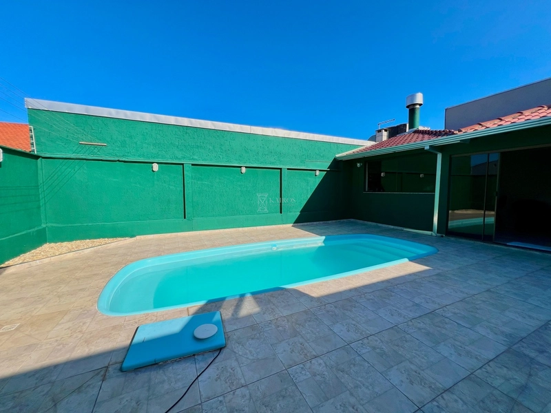 EXCELENTE CASA DE PRAIA PRÓXIMA AO MAR COM PISCINA: 11ª foto da galeria de imagens do imóvel