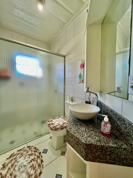 EXCELENTE CASA DE PRAIA PRÓXIMA AO MAR COM PISCINA: 16ª foto da galeria de imagens do imóvel
