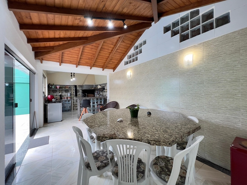 EXCELENTE CASA DE PRAIA PRÓXIMA AO MAR COM PISCINA: 50ª foto da galeria de imagens do imóvel