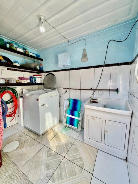 EXCELENTE CASA DE PRAIA PRÓXIMA AO MAR COM PISCINA: 8ª foto da galeria de imagens do imóvel