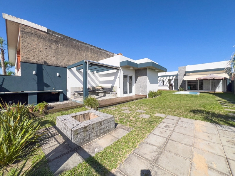 EXCELENTE CASA DE PRAIA COM PISCINA PRÓXIMA DO MAR: 9ª foto da galeria de imagens do imóvel