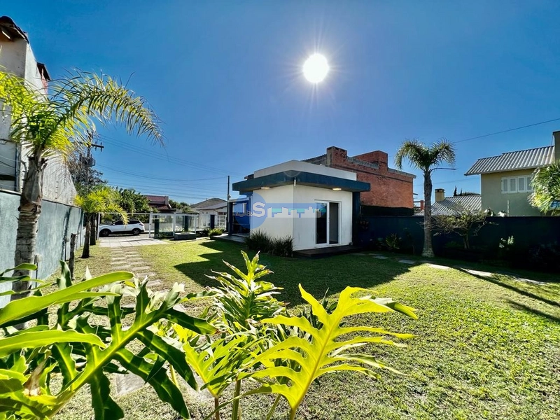 EXCELENTE CASA DE PRAIA COM PISCINA PRÓXIMA DO MAR: 3ª foto da galeria de imagens do imóvel