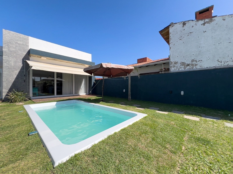 EXCELENTE CASA DE PRAIA COM PISCINA PRÓXIMA DO MAR: 17ª foto da galeria de imagens do imóvel