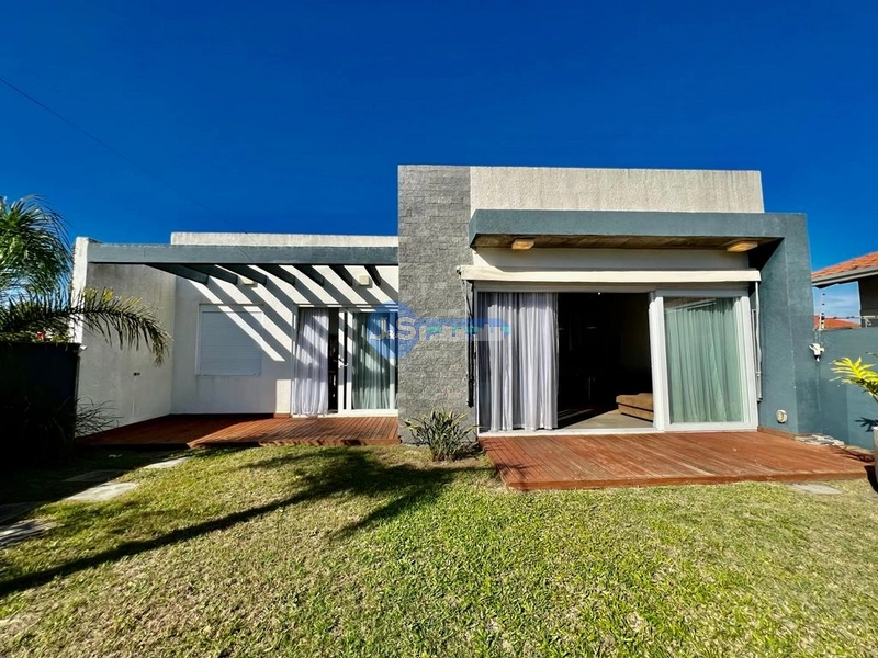 EXCELENTE CASA DE PRAIA COM PISCINA PRÓXIMA DO MAR: 15ª foto da galeria de imagens do imóvel