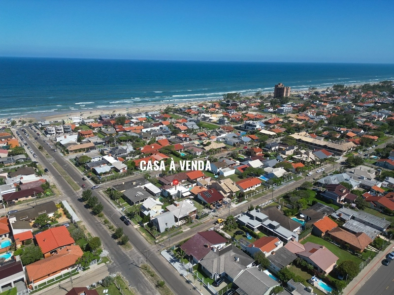 EXCELENTE CASA DE PRAIA COM PISCINA PRÓXIMA DO MAR: 2ª foto da galeria de imagens do imóvel