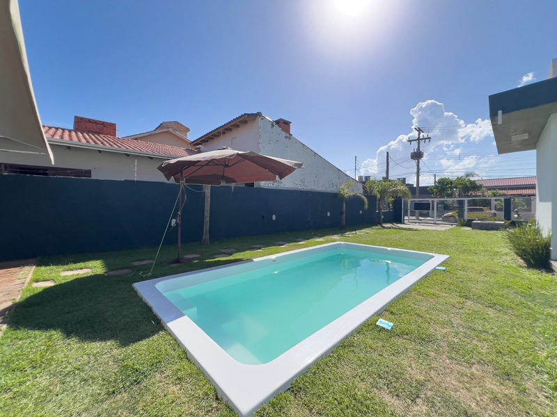 EXCELENTE CASA DE PRAIA COM PISCINA PRÓXIMA DO MAR: 20ª foto da galeria de imagens do imóvel