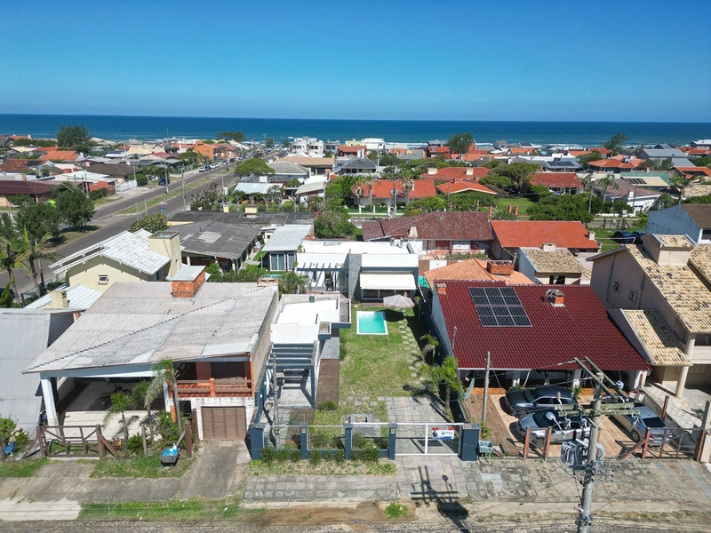 EXCELENTE CASA DE PRAIA COM PISCINA PRÓXIMA DO MAR: 6ª foto da galeria de imagens do imóvel
