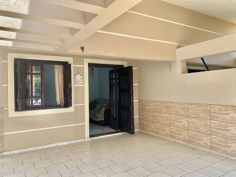 EXCELENTE CASA DE PRAIA PRÓXIMA AO MAR: 3ª foto da galeria de imagens do imóvel