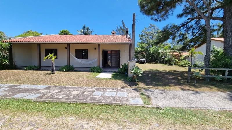 CASA DE PRAIA COM PISCINA E DOIS TERRENOS : 5ª foto da galeria de imagens do imóvel