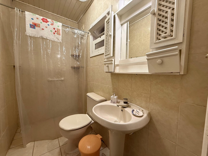 CASA DE PRAIA COM PISCINA E DOIS TERRENOS : 18ª foto da galeria de imagens do imóvel