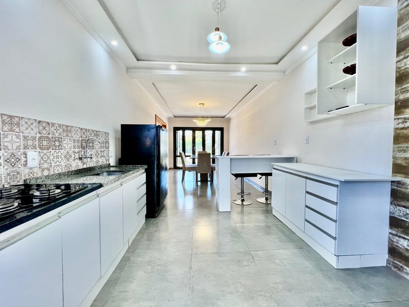 CASA DE PRAIA EM LAJE: 3ª foto da galeria de imagens do imóvel