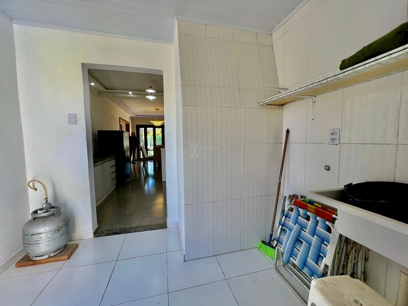 CASA DE PRAIA EM LAJE: 8ª foto da galeria de imagens do imóvel