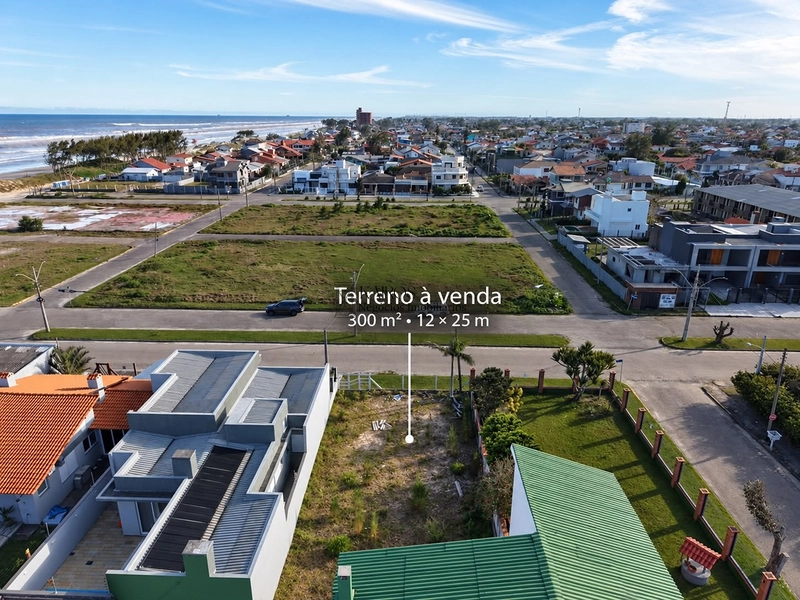 EXCELENTE TERRENO PRÓXIMO AO MAR: 2ª foto da galeria de imagens do imóvel