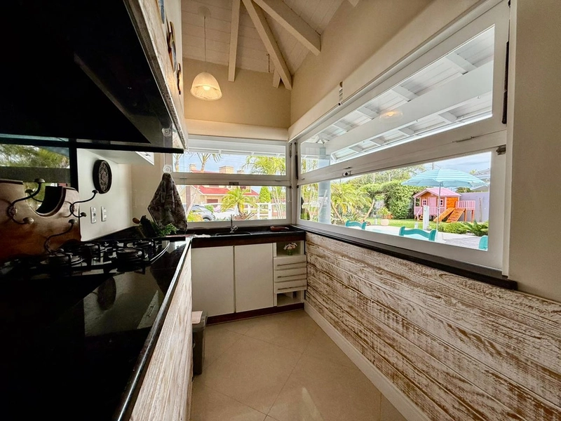 EXCELENTE CASA DE PRAIA PRÓXIMA AO MAR COM PISCINA: 25ª foto da galeria de imagens do imóvel